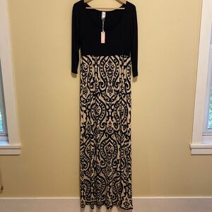 NWT Pink Blush Maternity Maxi Dress three-quarter length sleeves geometric print